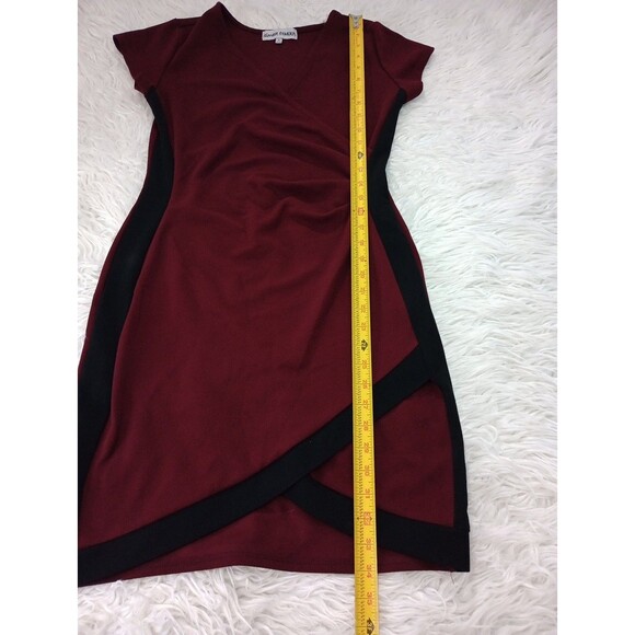 Almost Famous Bodycon Dress with Ruched Waist and V-neck Size Large - Picture 4 of 10